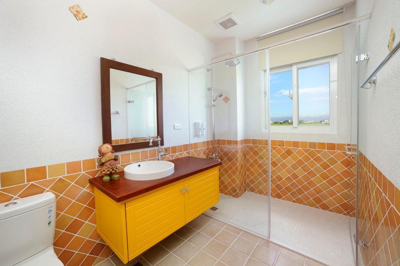 Sunlax B&B Yilan Exterior photo